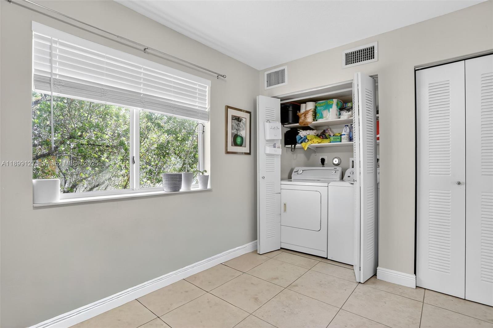 JASMINE LAKES II CONDO - Residential