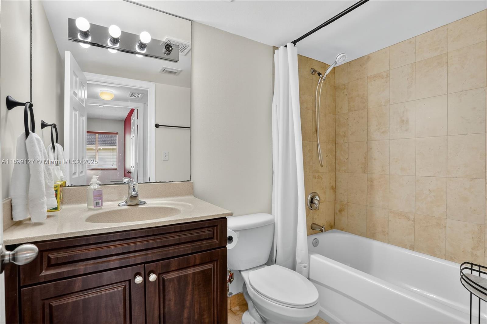JASMINE LAKES II CONDO - Residential