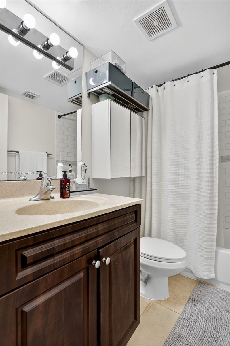 JASMINE LAKES II CONDO - Residential