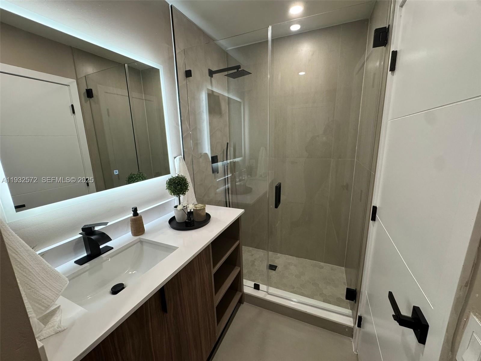 THE TOWNHOMES OF DORAL OA - Residential