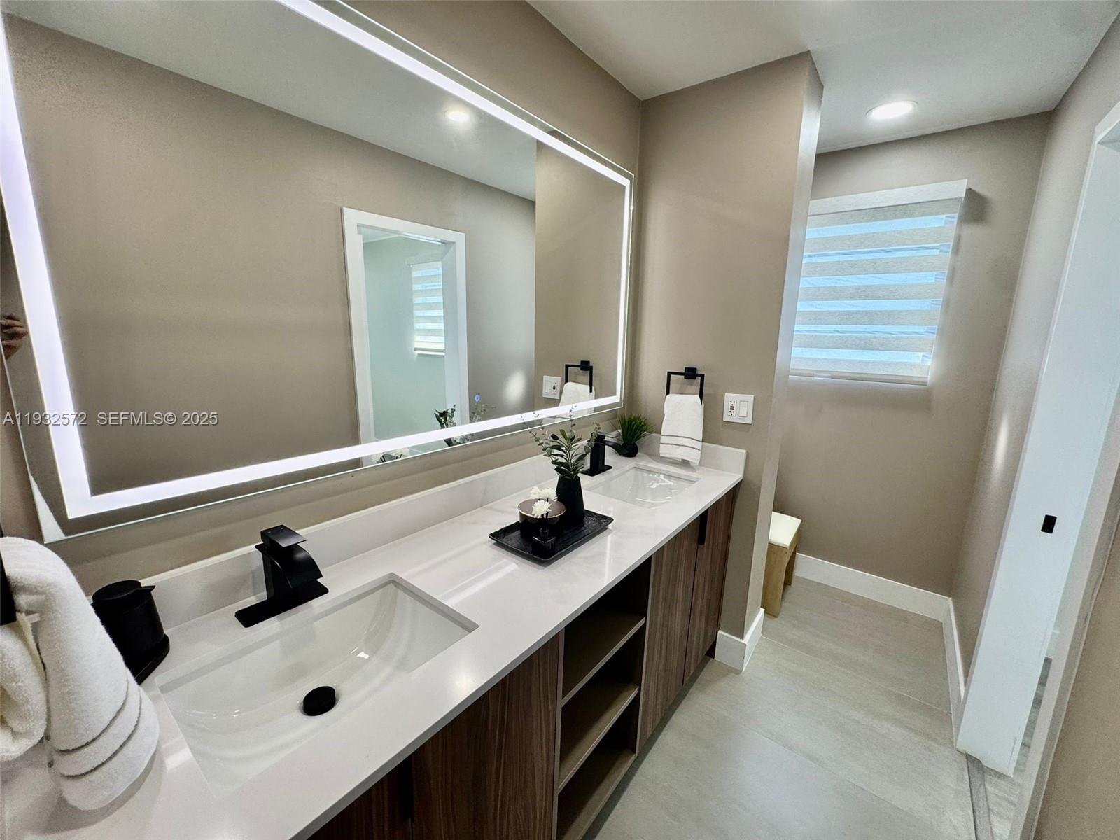 THE TOWNHOMES OF DORAL OA - Residential