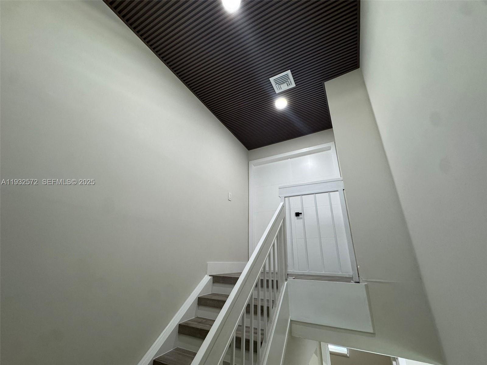 THE TOWNHOMES OF DORAL OA - Residential