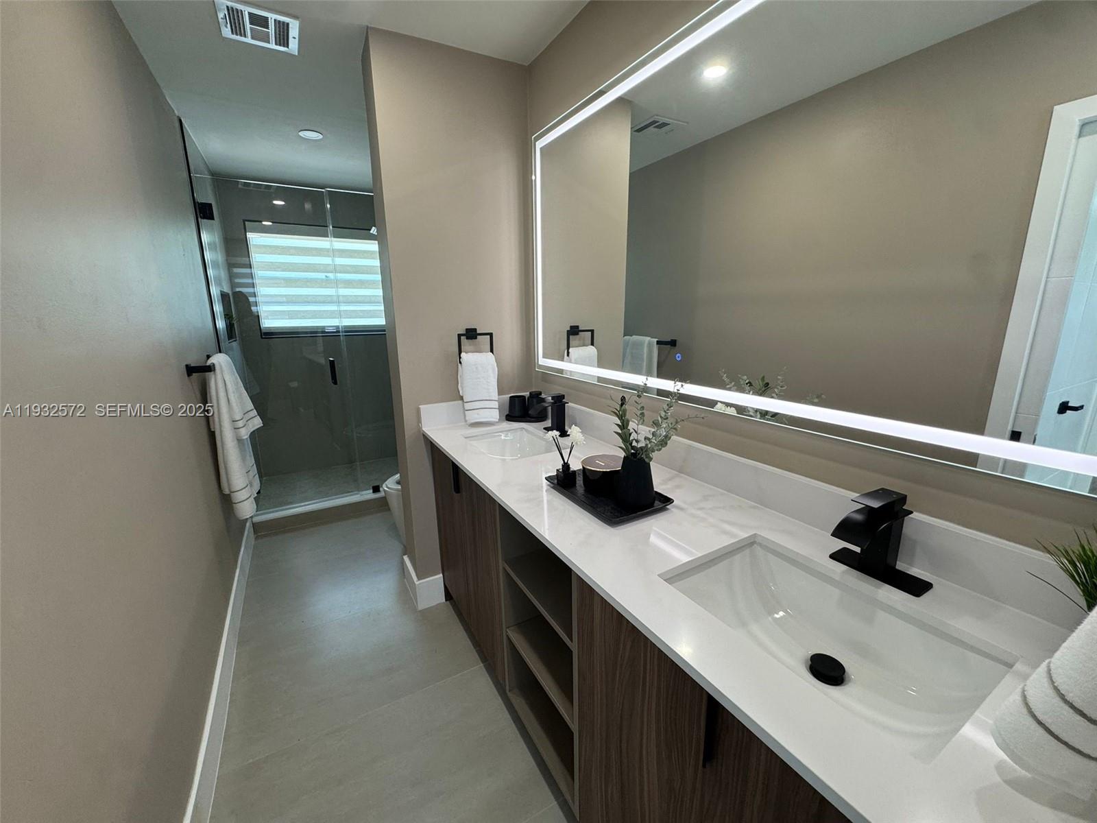 THE TOWNHOMES OF DORAL OA - Residential