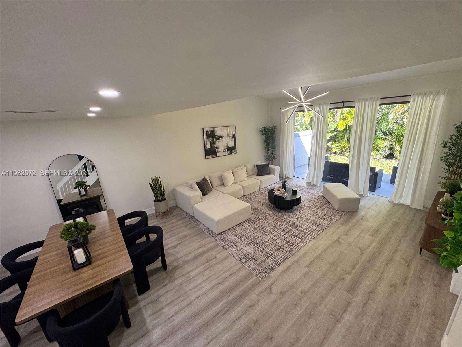 THE TOWNHOMES OF DORAL OA - Residential