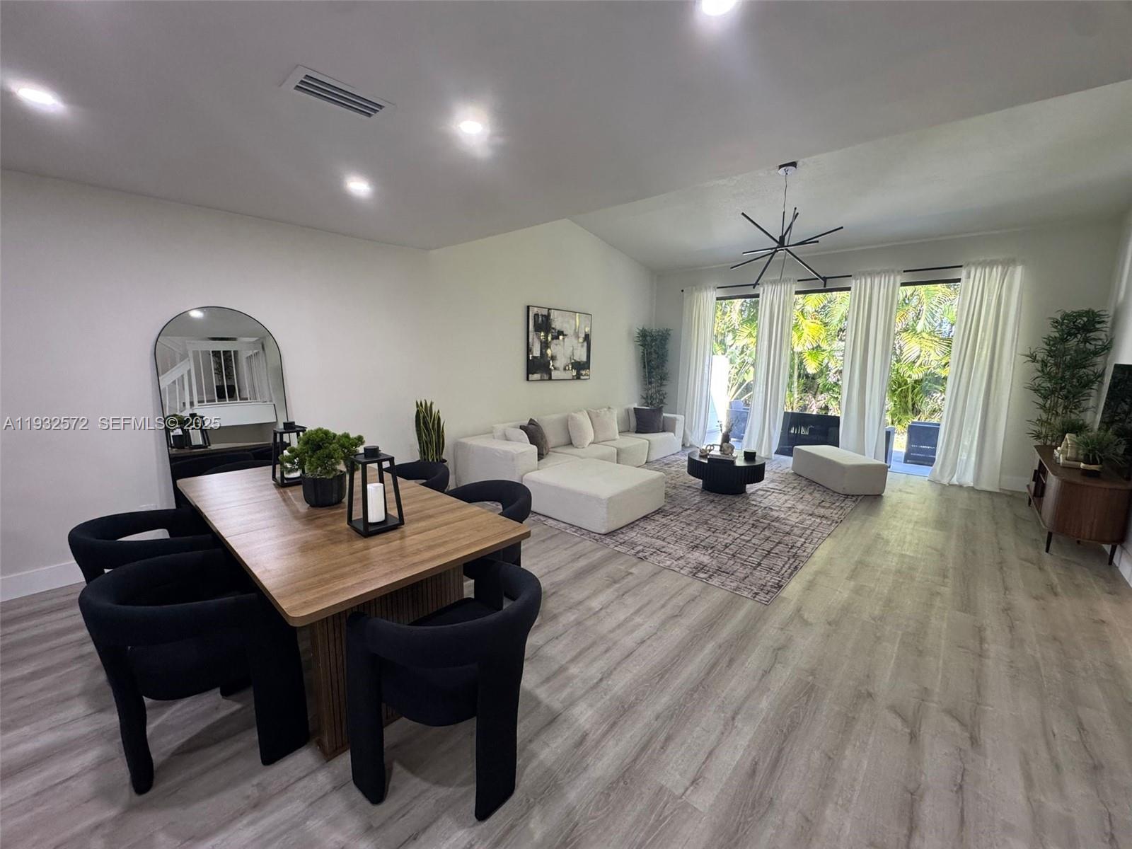 THE TOWNHOMES OF DORAL OA - Residential
