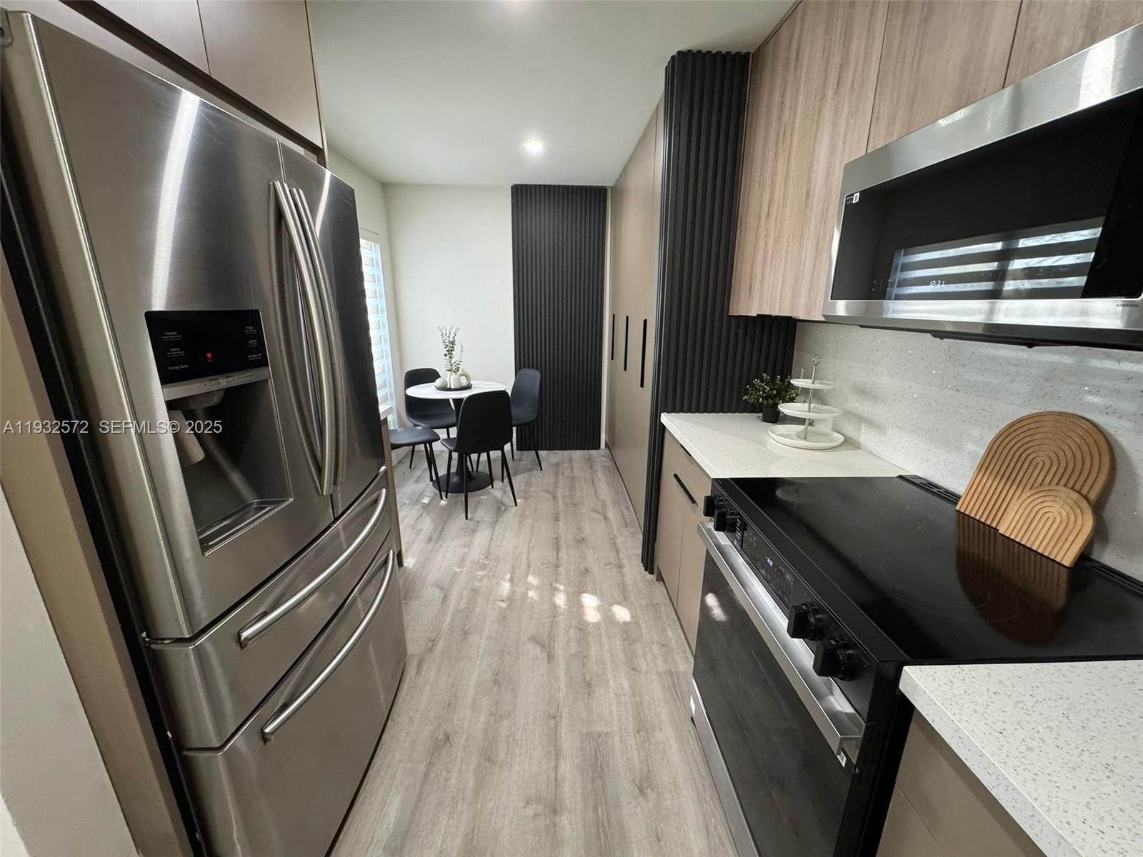 THE TOWNHOMES OF DORAL OA - Residential