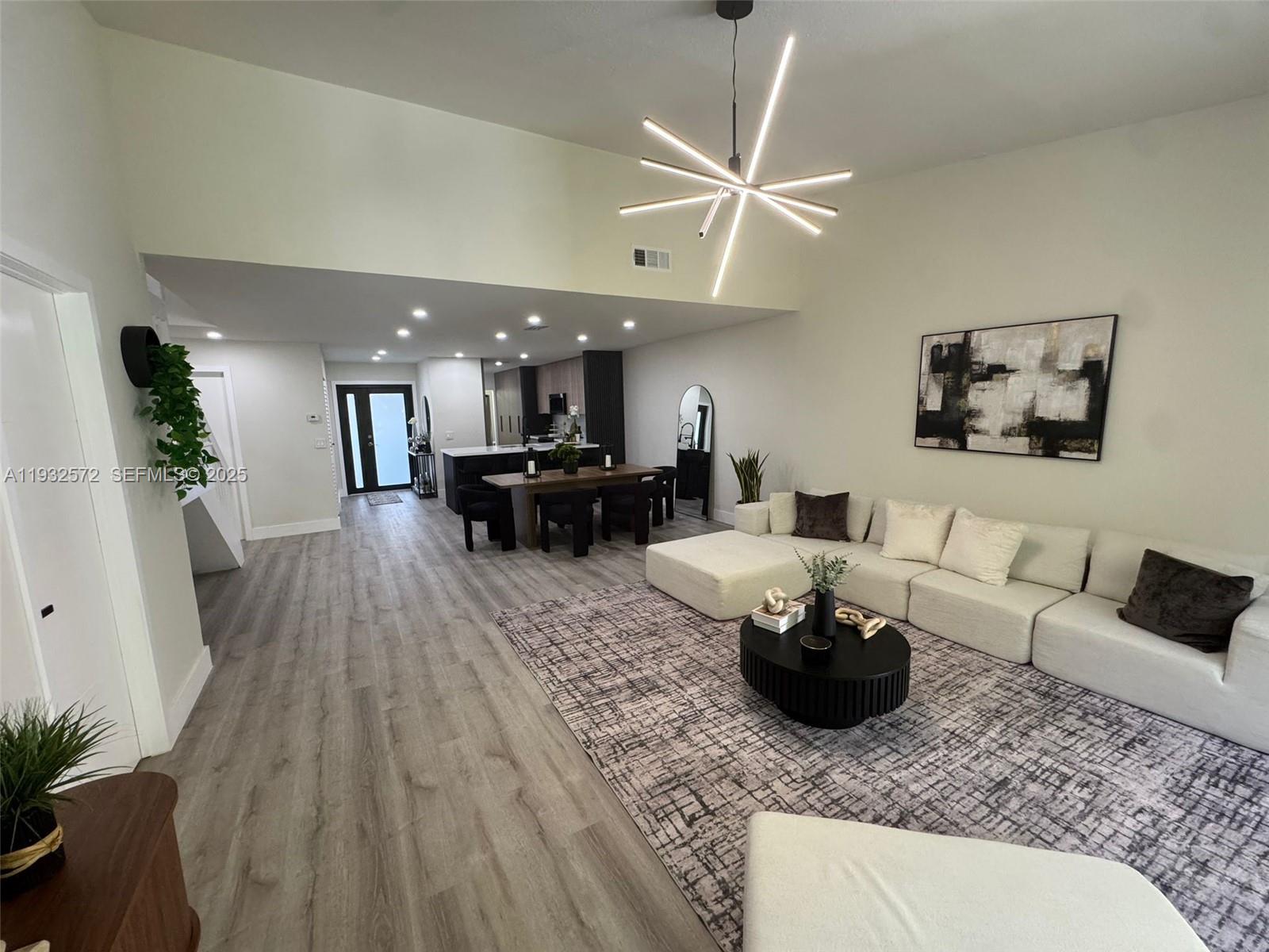 THE TOWNHOMES OF DORAL OA - Residential