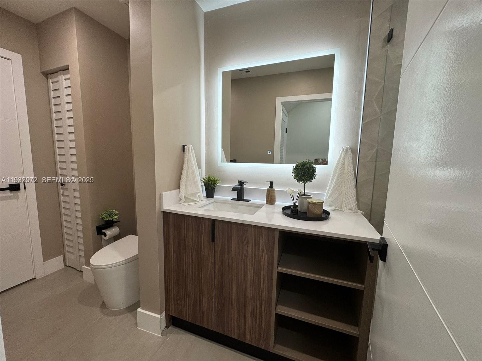 THE TOWNHOMES OF DORAL OA - Residential