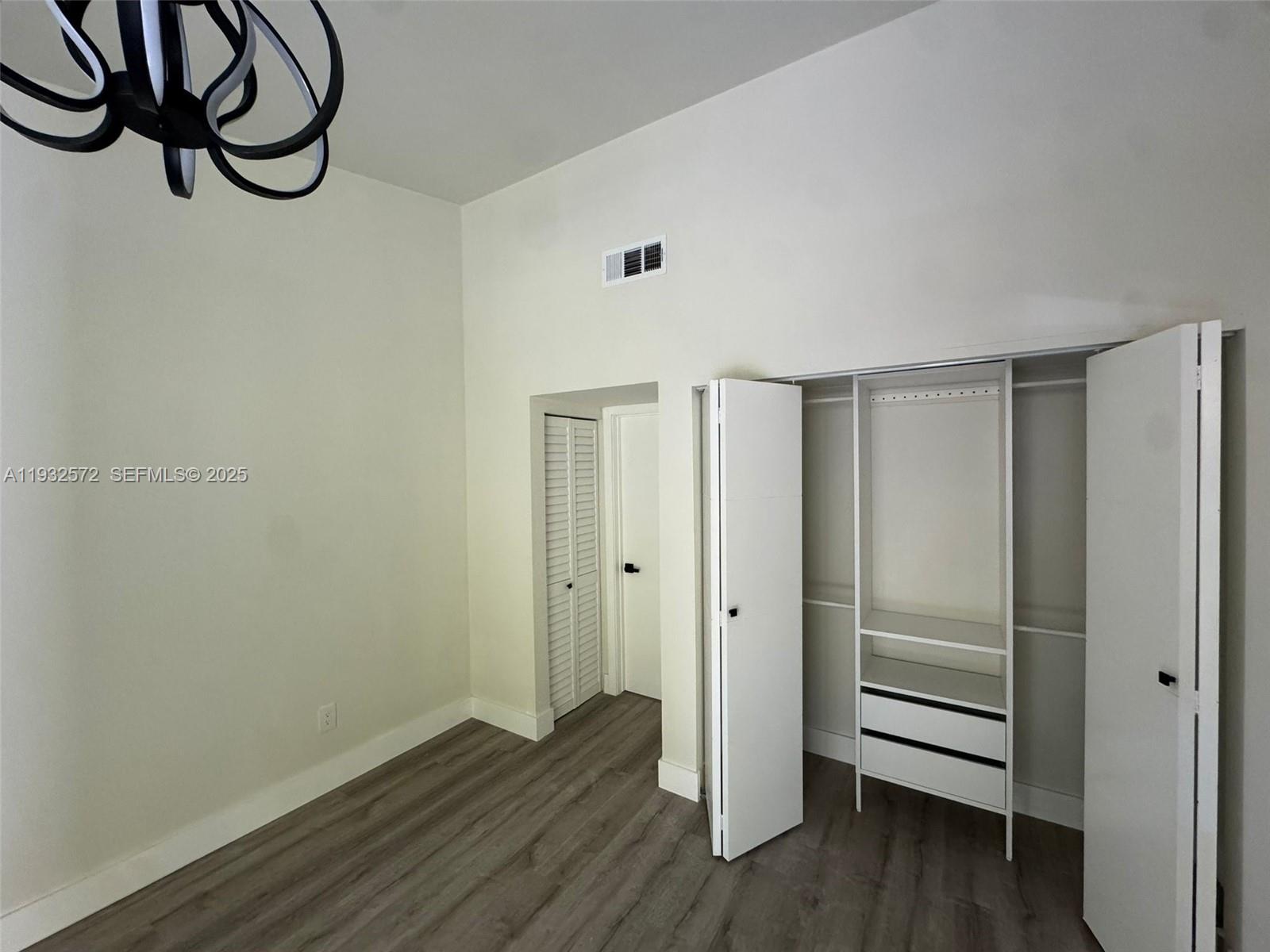 THE TOWNHOMES OF DORAL OA - Residential