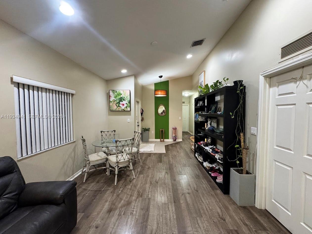 VENTURA AT MALIBU BAY - Residential