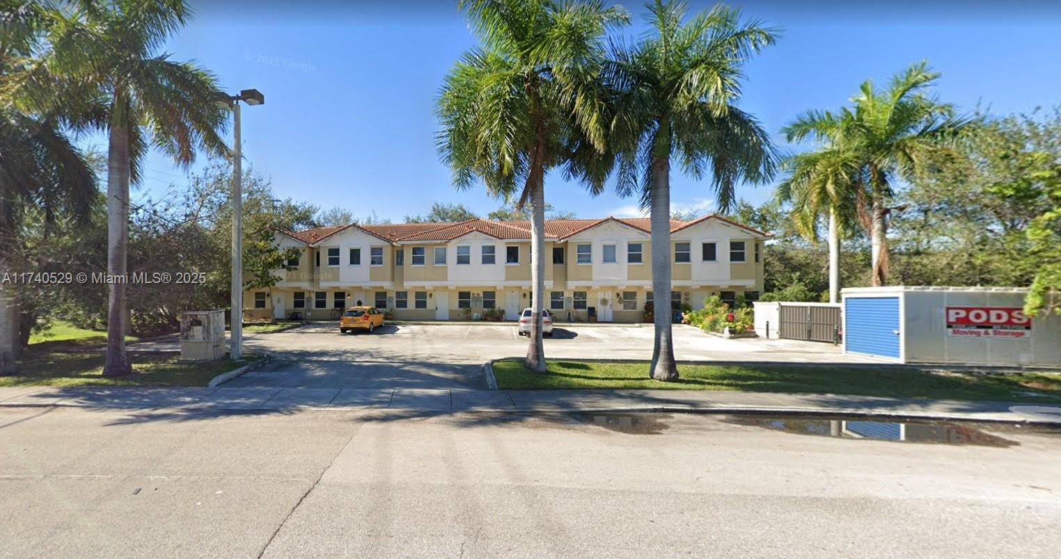 Rental Property at 1702 N 28th Ave 1, Hollywood, Broward County, Florida - Bedrooms: 3 
Bathrooms: 3  - $2,650 MO.
