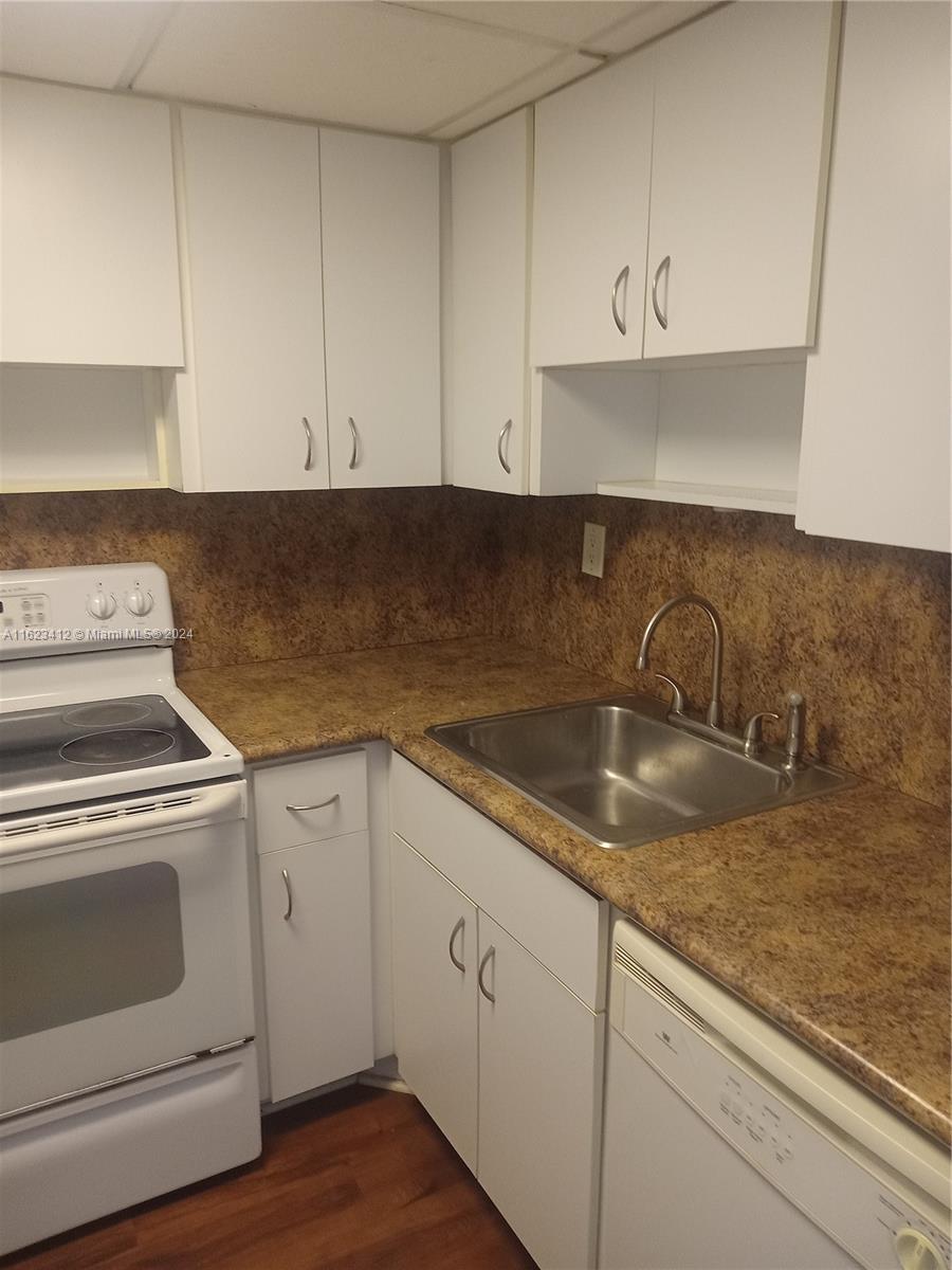 THE LEDGES CONDO - Residential Lease