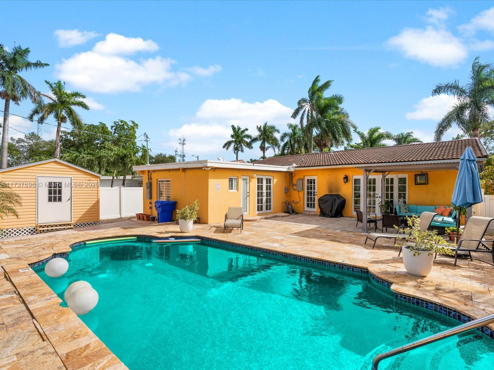 HOLLYWOOD HOMESITES HIGH - Residential Lease