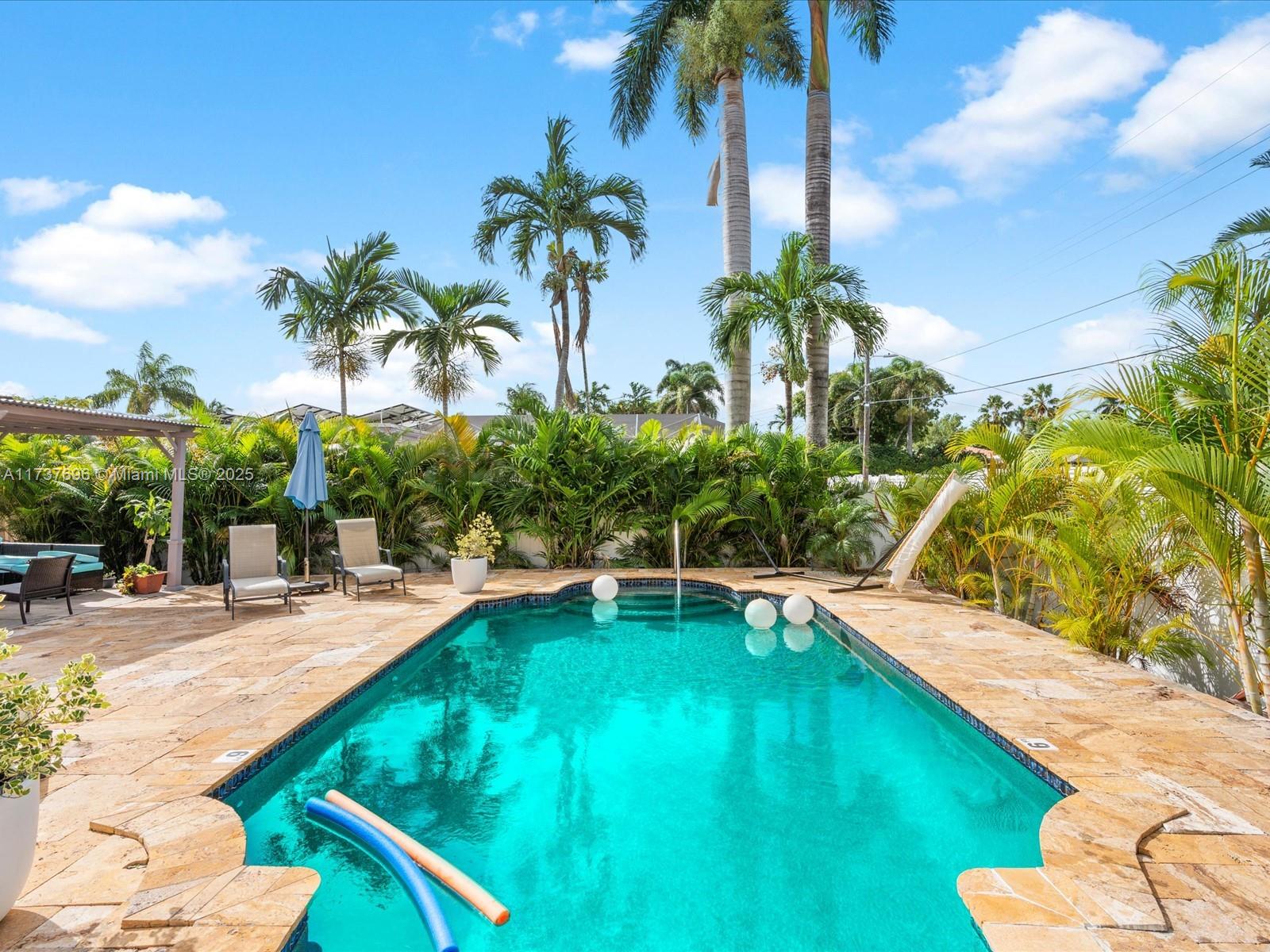 HOLLYWOOD HOMESITES HIGH - Residential Lease