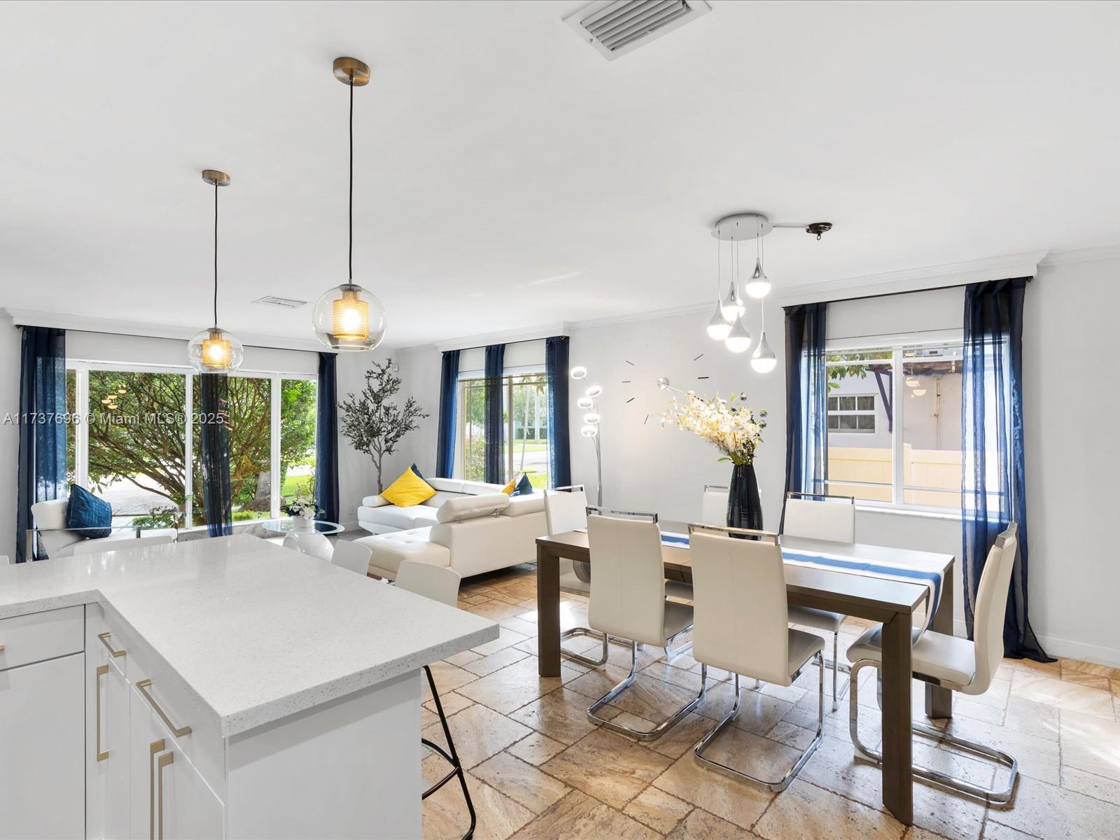 HOLLYWOOD HOMESITES HIGH - Residential Lease