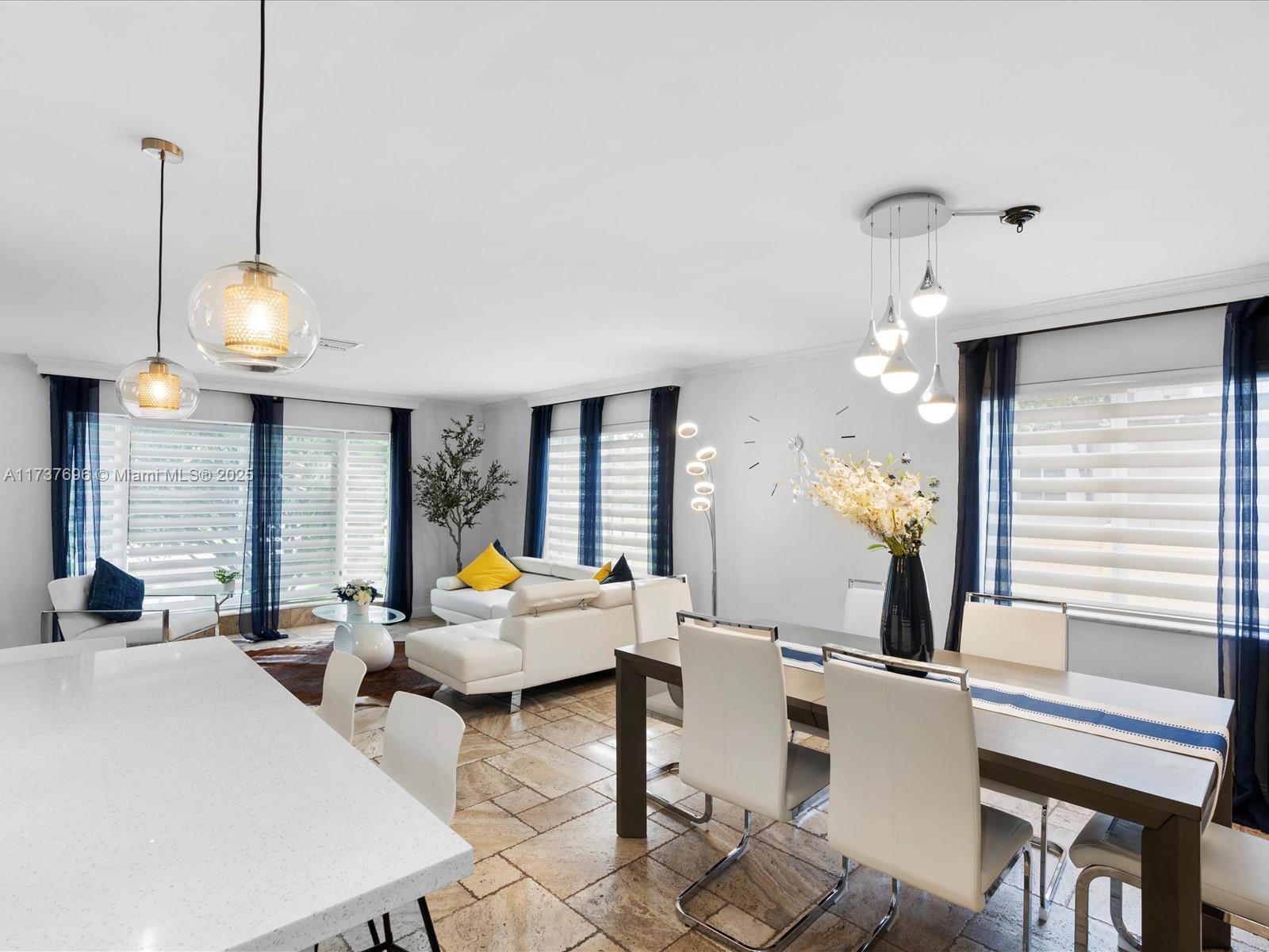 HOLLYWOOD HOMESITES HIGH - Residential Lease