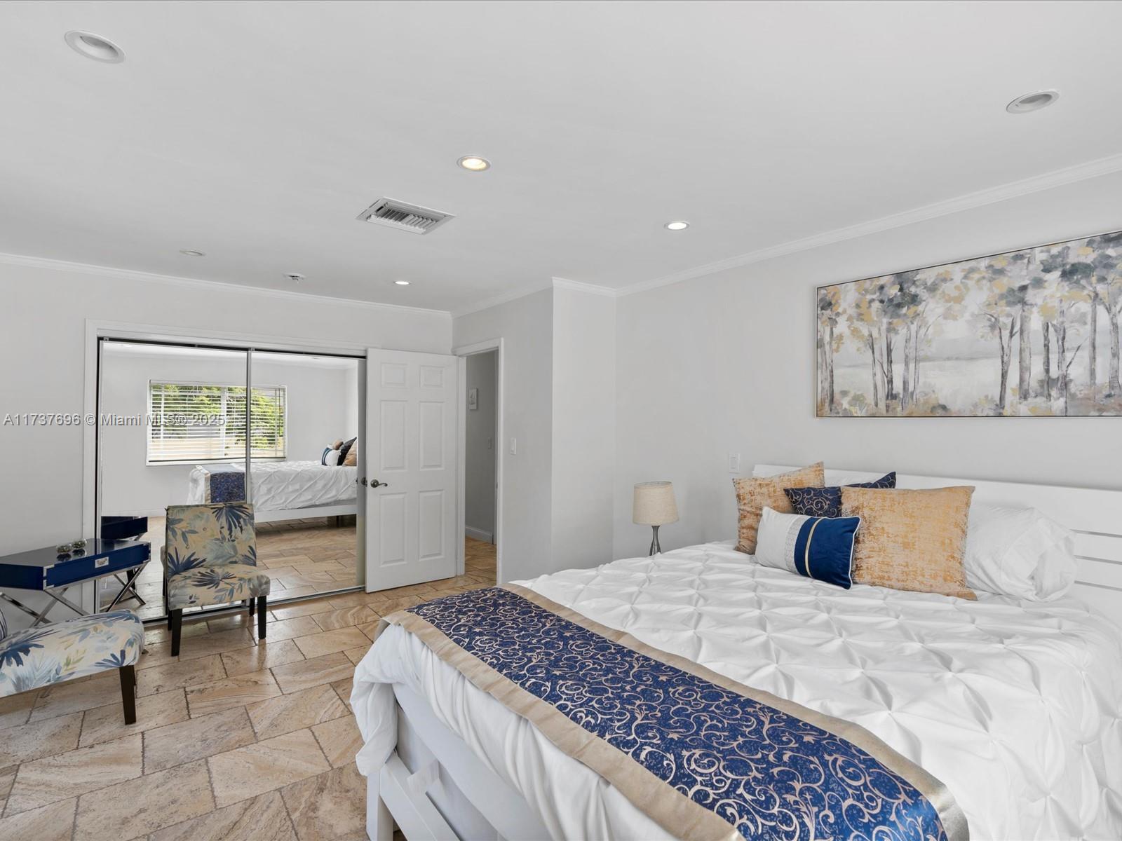 HOLLYWOOD HOMESITES HIGH - Residential Lease