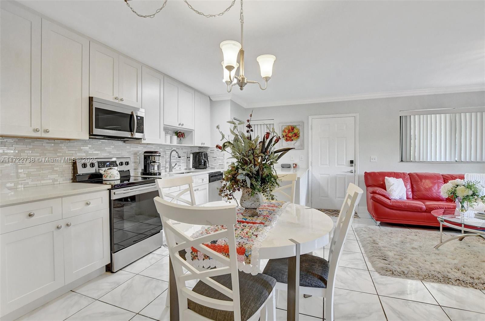 588 Trace Cir 211, Deerfield Beach, Broward County, Florida - 2 Bedrooms  
2 Bathrooms - 
