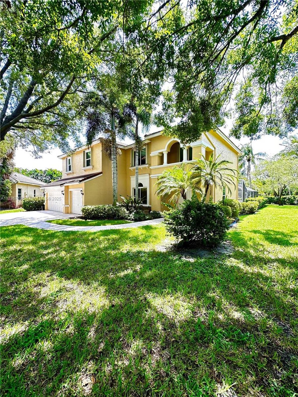 Photo of 422 Oriole Cir, Jupiter, FL 33458 (MLS # A11836718)