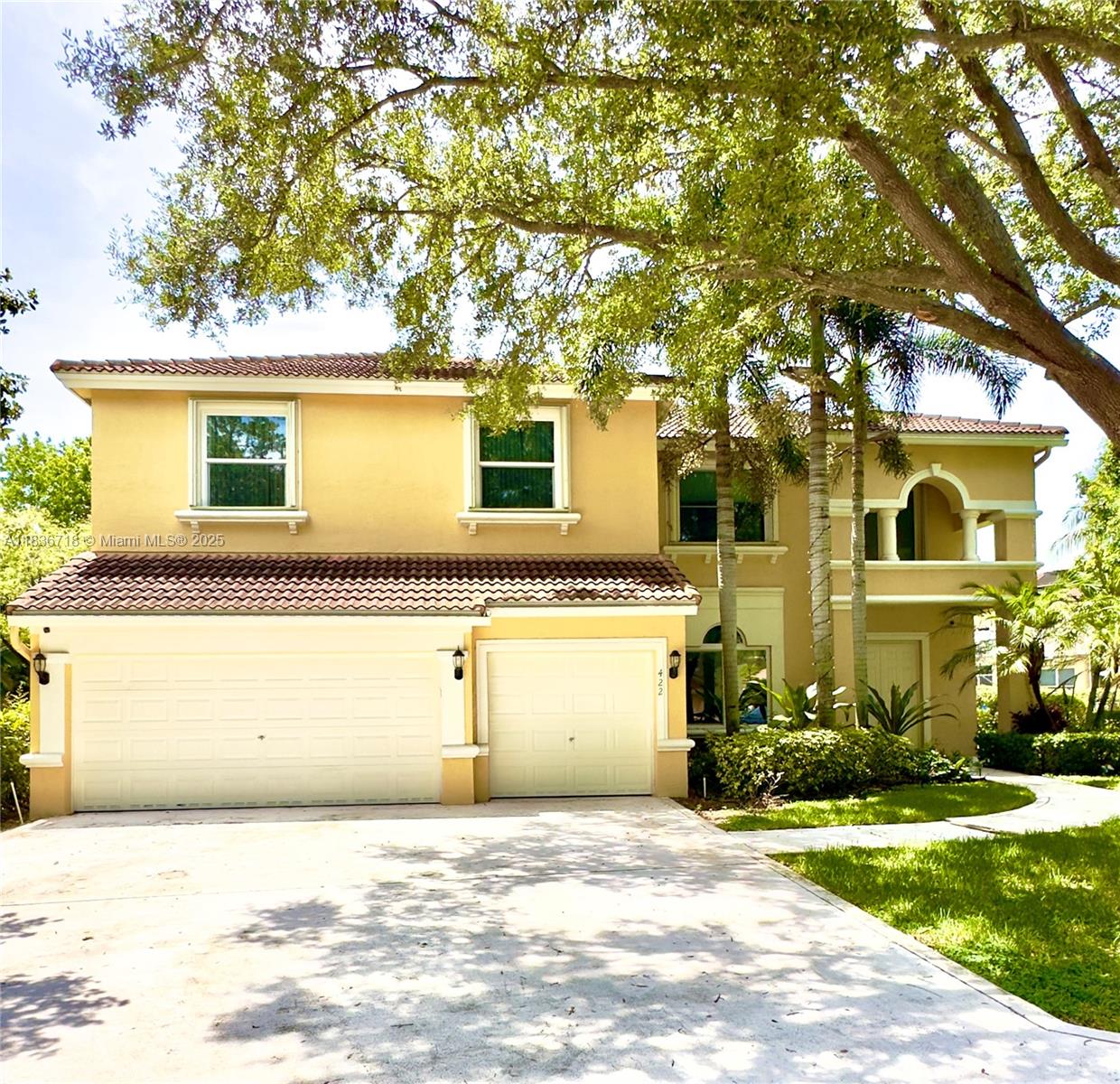Nestled on a quiet cul-de-sac in the highly sought-after community of Egret Landing, this spacious home offers access to resort-style amenities, including a clubhouse, swimming pool, fitness center, children's playground, tennis and pickleball courts. Located within the A-rated Jupiter school.
Featuring 5 bedrooms, 3 full bathrooms. The home showcases nice finishes such as granite countertops, stainless steel appliances, a gas range, and impact windows. The functional laundry room includes a utility tub for added convenience.
Enjoy one of the largest backyards in the neighborhood, complete with a screened-in pool and spa, summer kitchen, and a covered patio—perfect for embracing the Florida lifestyle.
Just minutes from beaches, golf courses, shopping, and fine dining