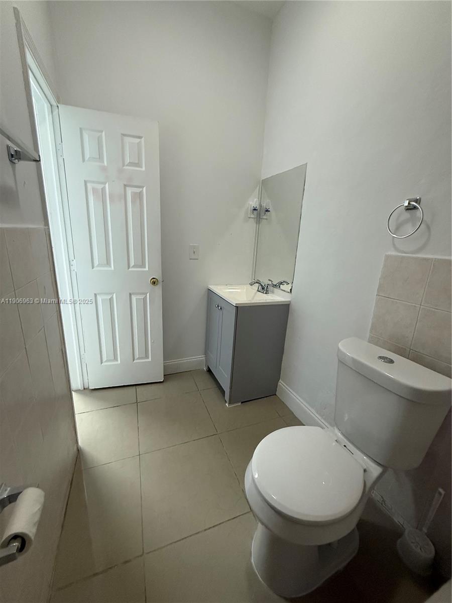 SILVER PALM HOMES - Residential Lease