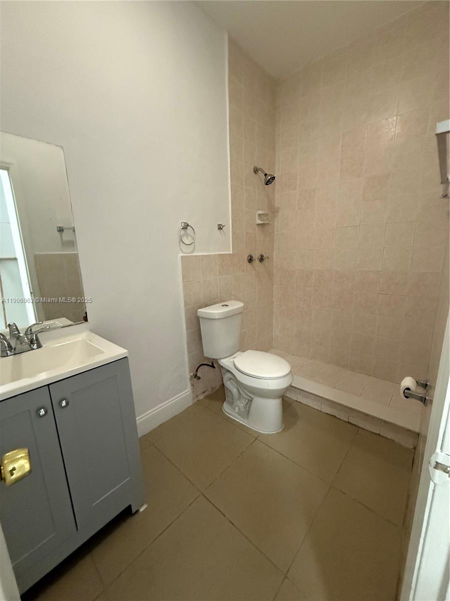 SILVER PALM HOMES - Residential Lease