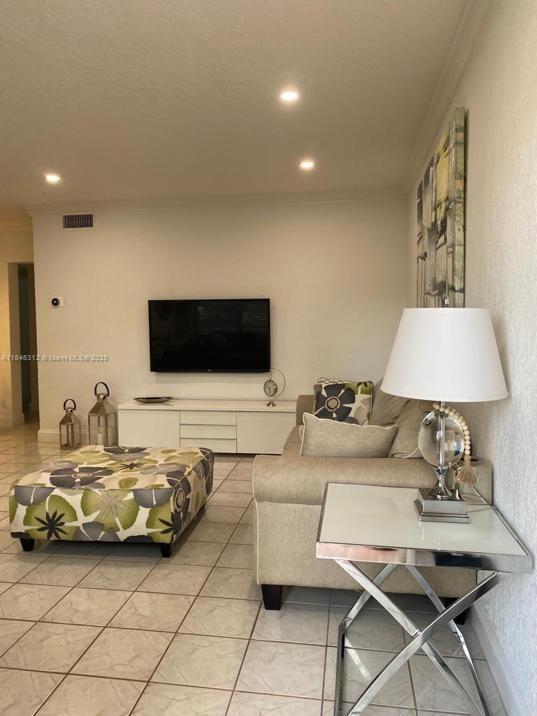 WATERWAY @ HOLLYWOOD - Residential Lease