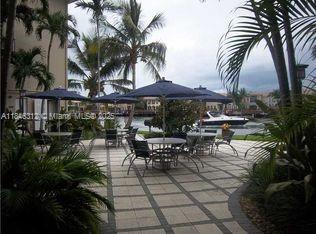 WATERWAY @ HOLLYWOOD - Residential Lease