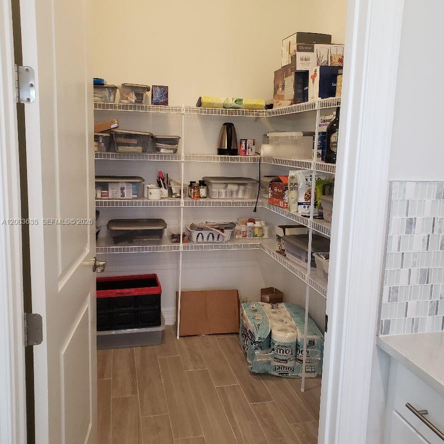 Boca Flores - Residential Lease