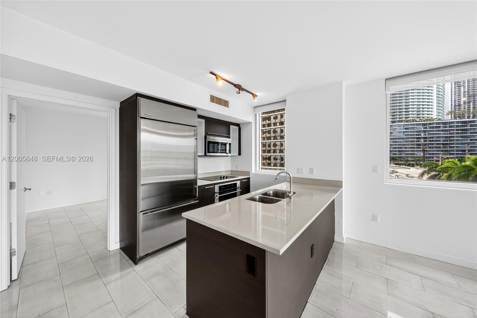500 BRICKELL EAST CONDO - Residential