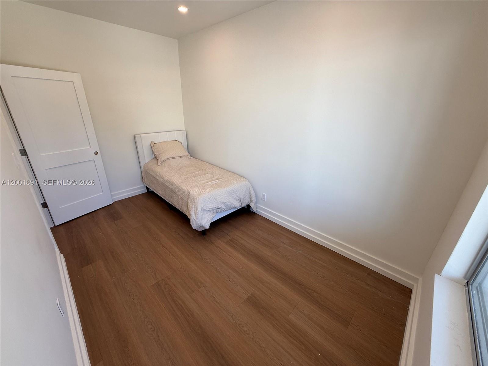 COMMERCIAL SUB - Residential Lease