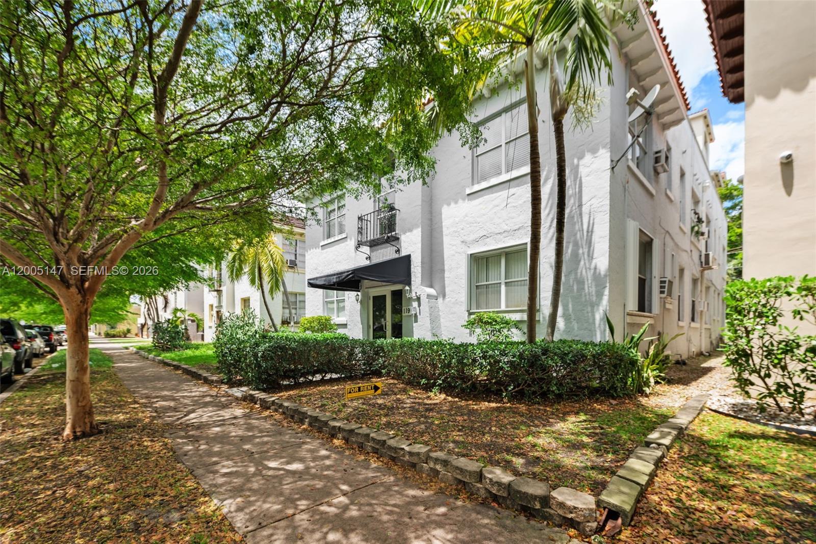 MENORES CONDO - Residential