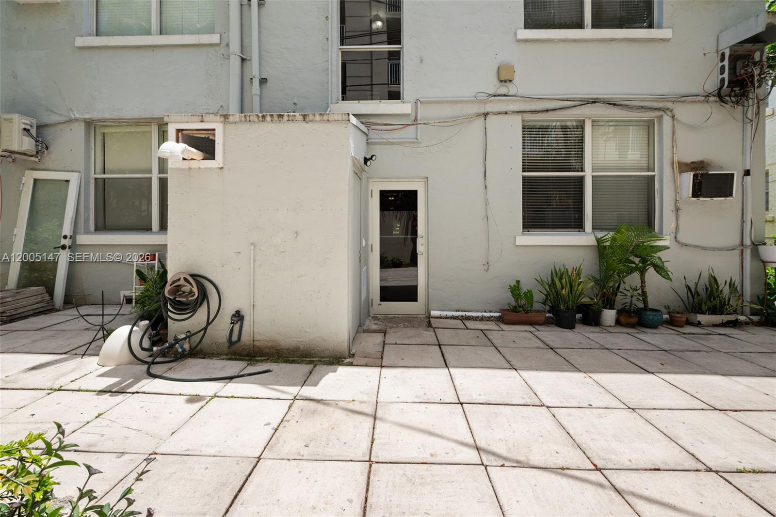 MENORES CONDO - Residential