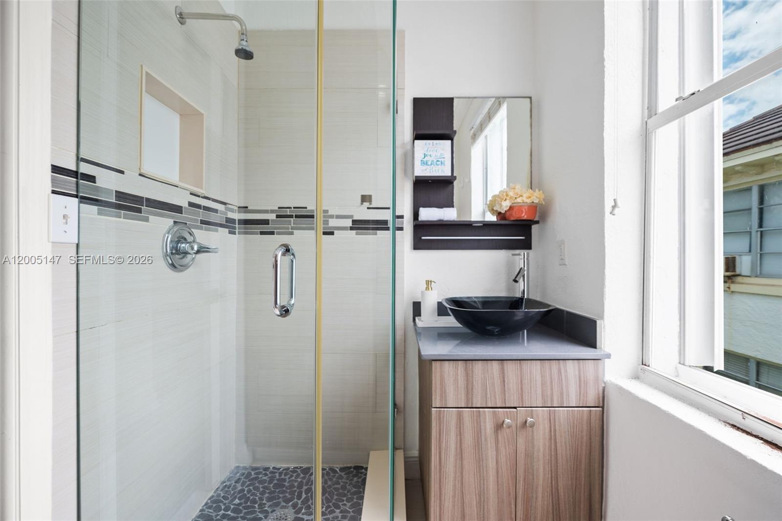 MENORES CONDO - Residential