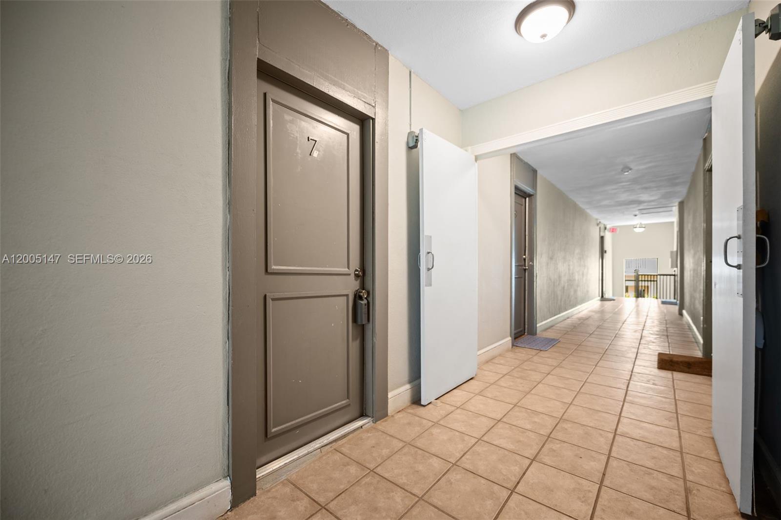 MENORES CONDO - Residential
