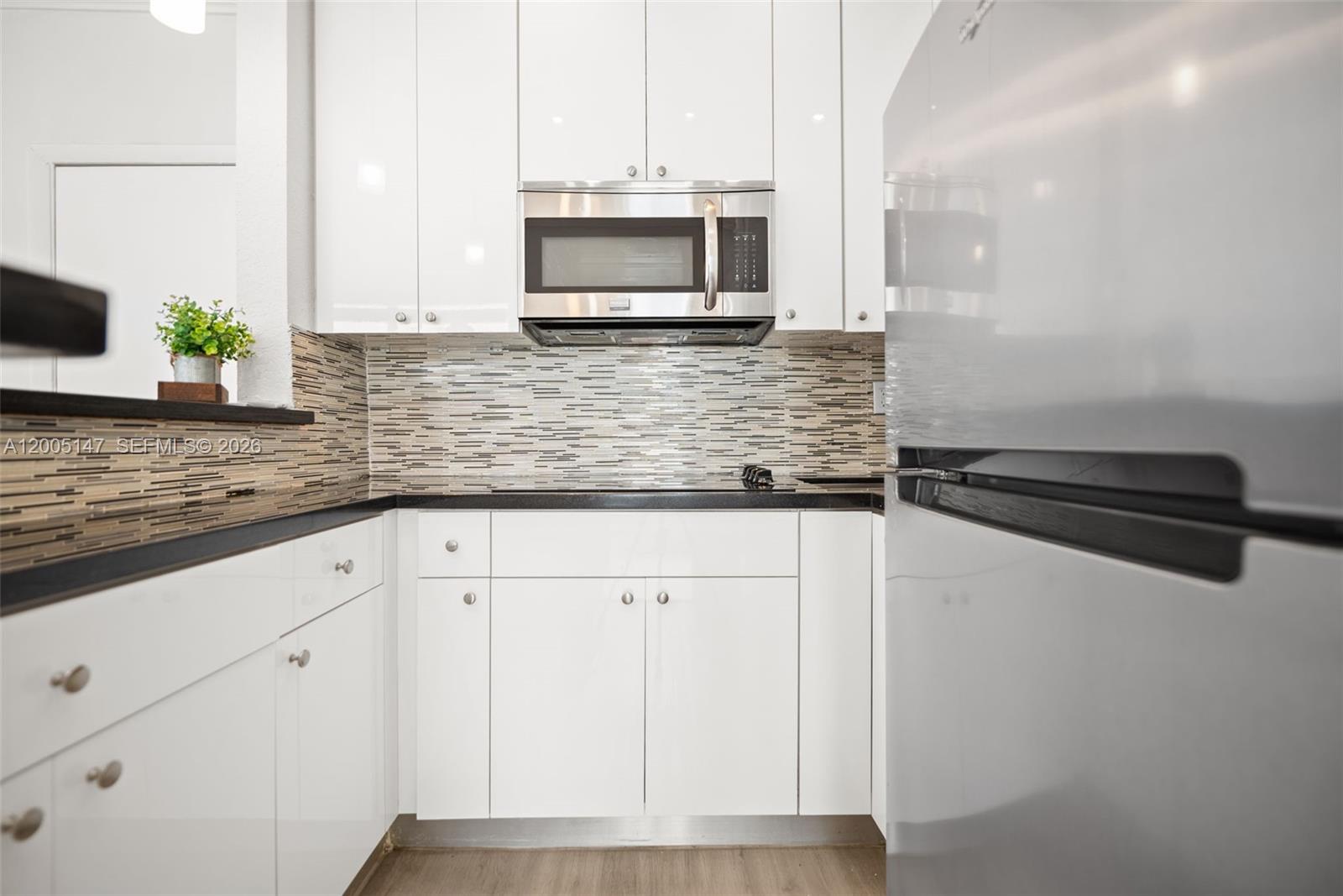 MENORES CONDO - Residential