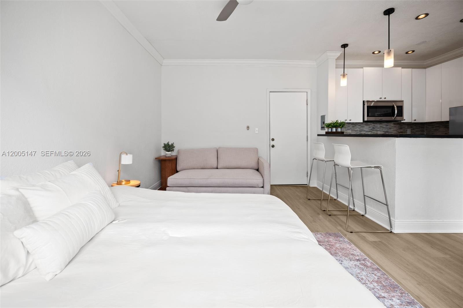 MENORES CONDO - Residential