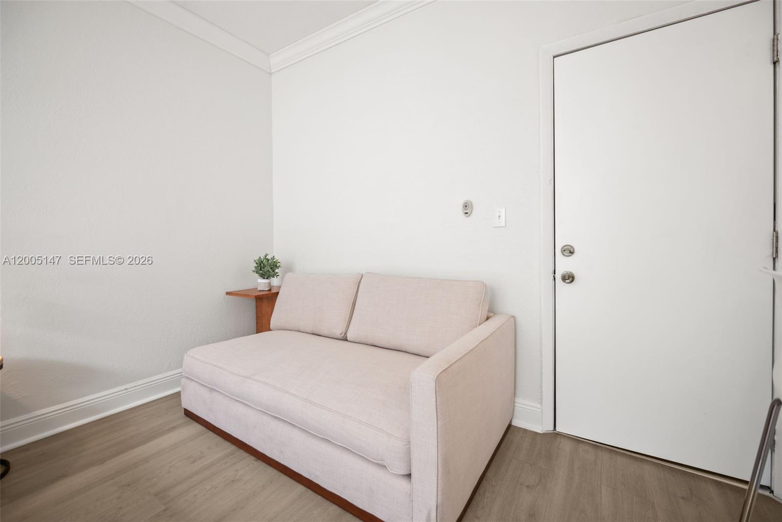 MENORES CONDO - Residential