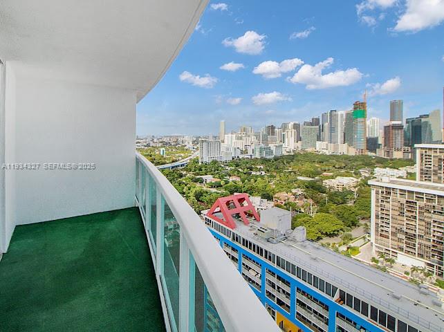 SKYLINE ON BRICKELL CONDO - Residential