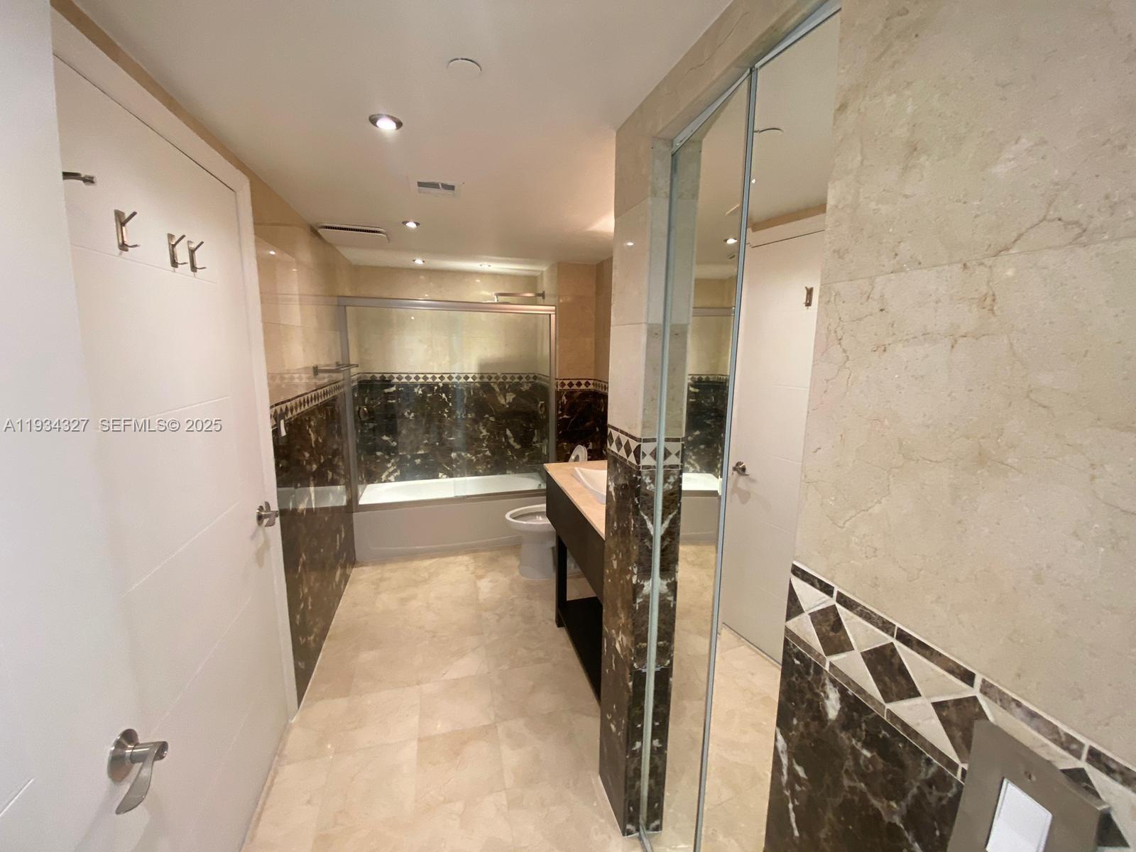 SKYLINE ON BRICKELL CONDO - Residential