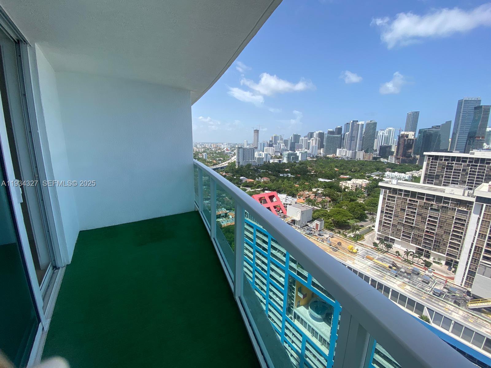 SKYLINE ON BRICKELL CONDO - Residential