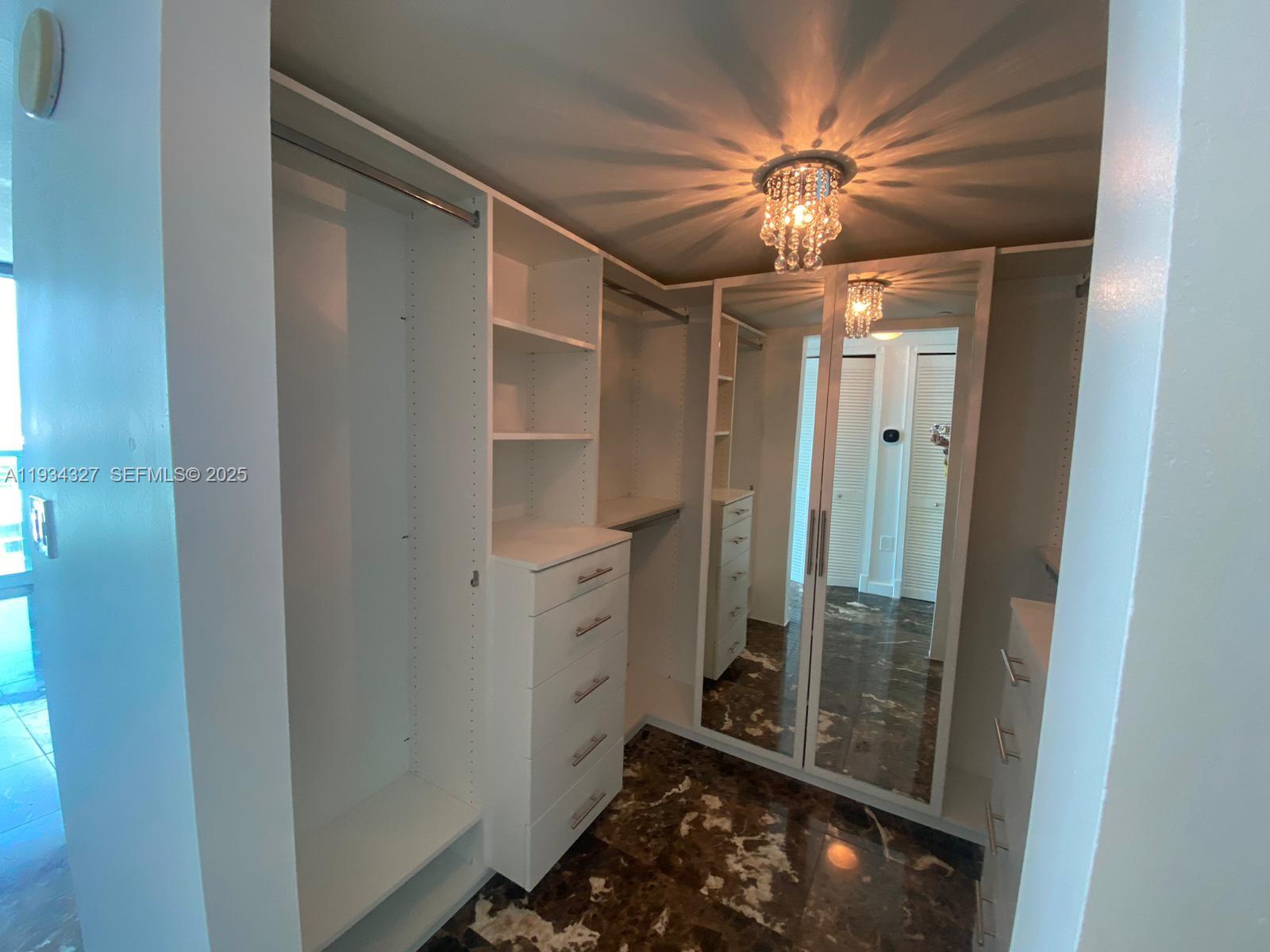 SKYLINE ON BRICKELL CONDO - Residential