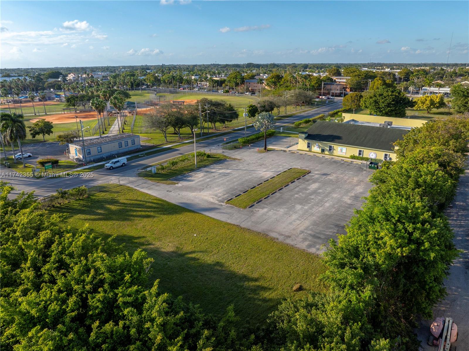 MIAMI LAND & DEVELOPMENT - Land