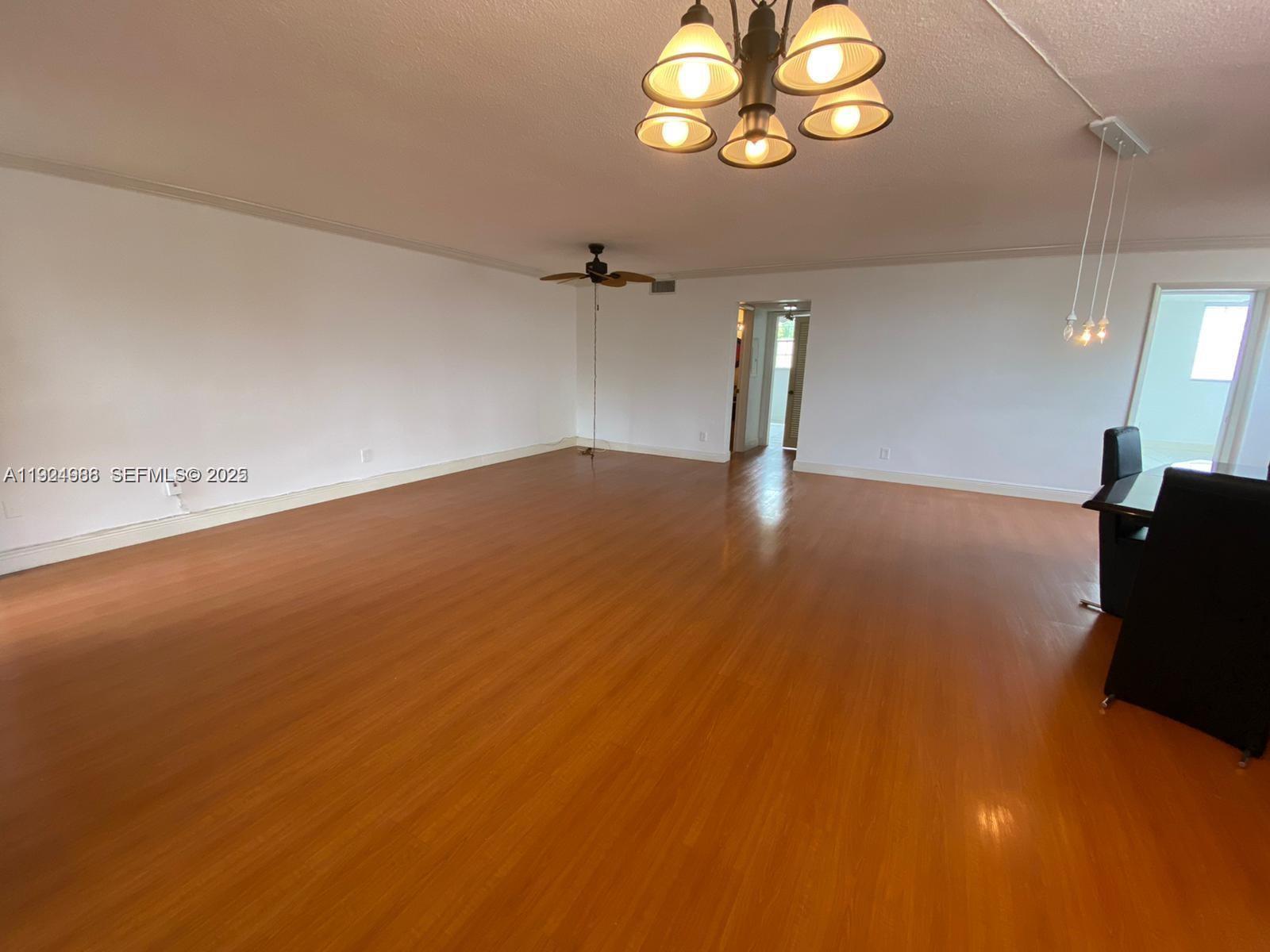 NO BAY WHITE HOUSE NO 1 C - Residential Lease