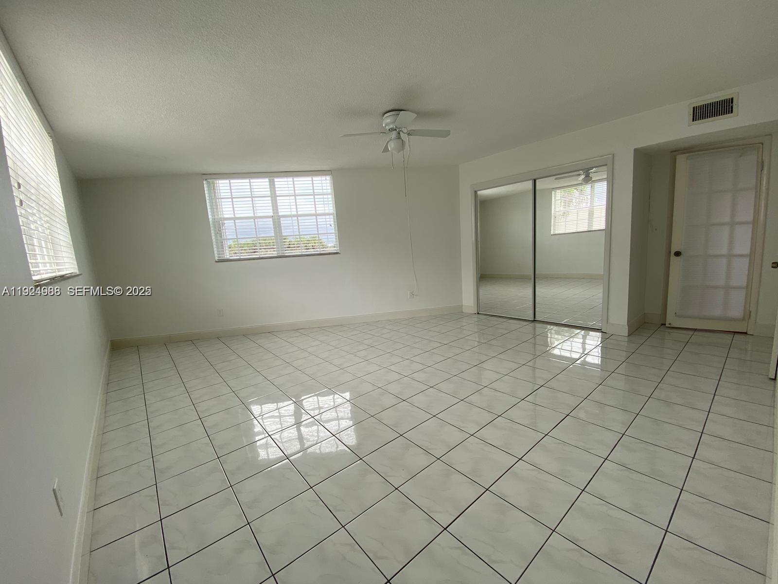 NO BAY WHITE HOUSE NO 1 C - Residential Lease