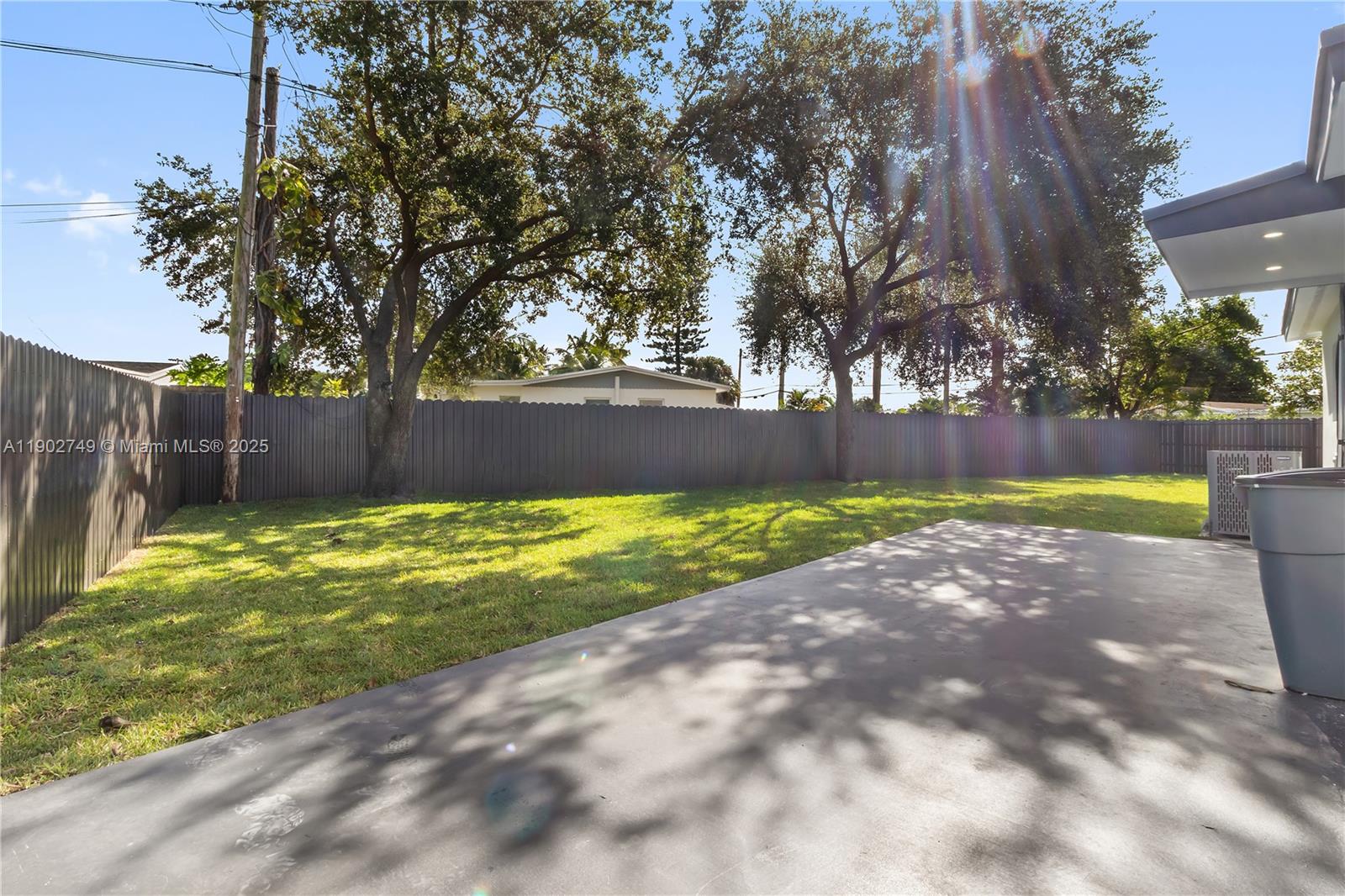 CAROL CITY LAKE STEVEN ES - Residential Lease