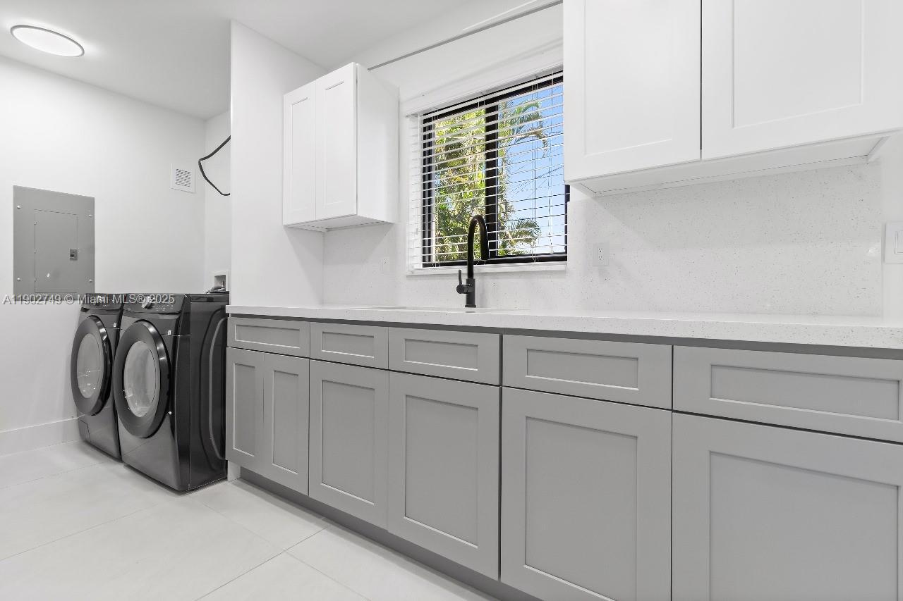 CAROL CITY LAKE STEVEN ES - Residential Lease