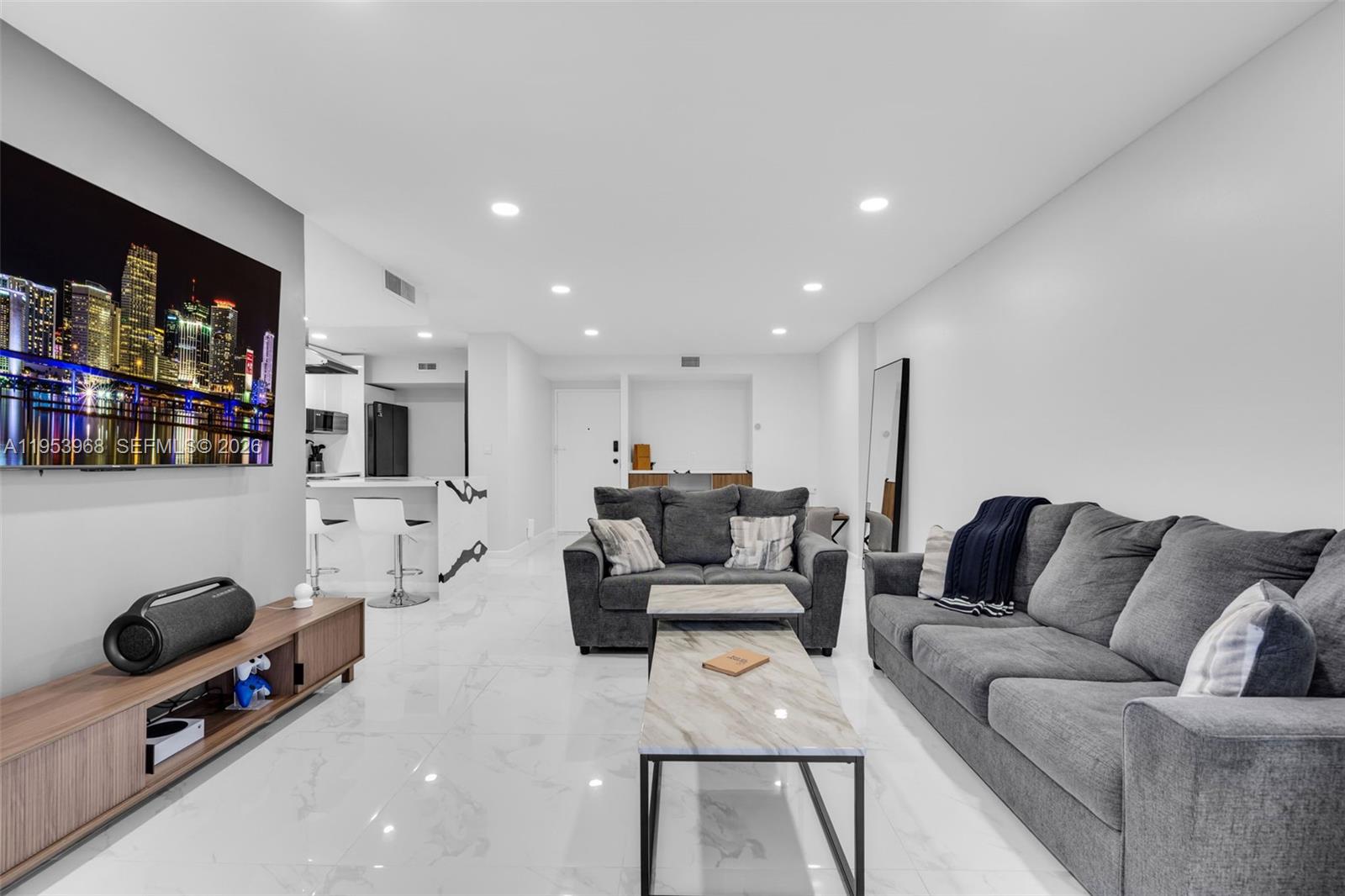 HILLCREST EAST NO 25 COND - Residential