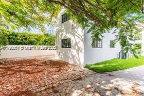 3220 S Le Jeune Rd 3220