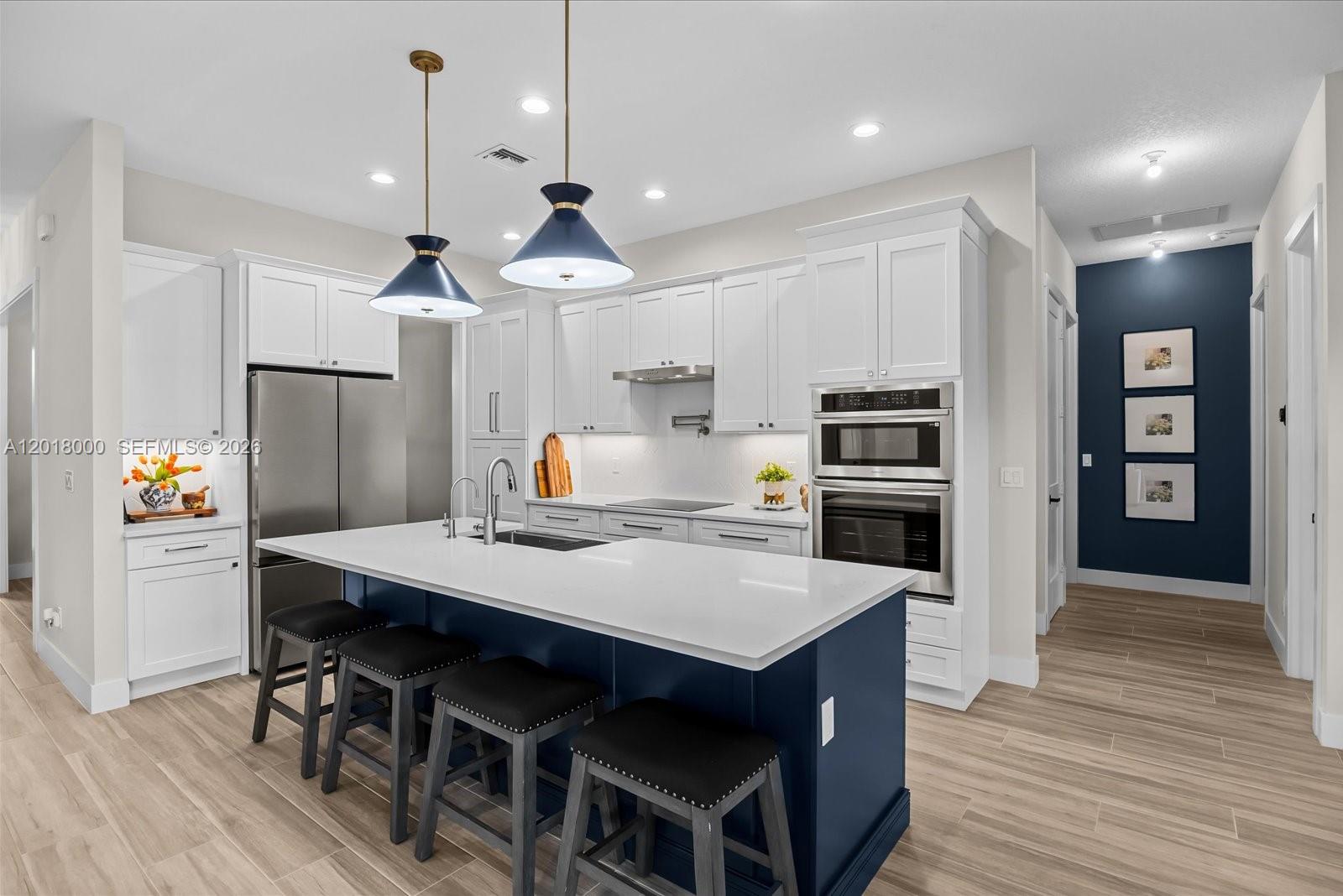 PINE HOLLOW UNITS THREE & - Residential
